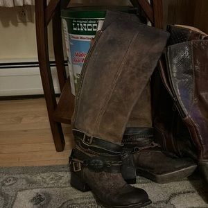 Freebird Abbott size 6 Abbot